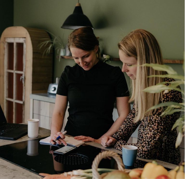 Miriam en kinderdiëtist Lianne